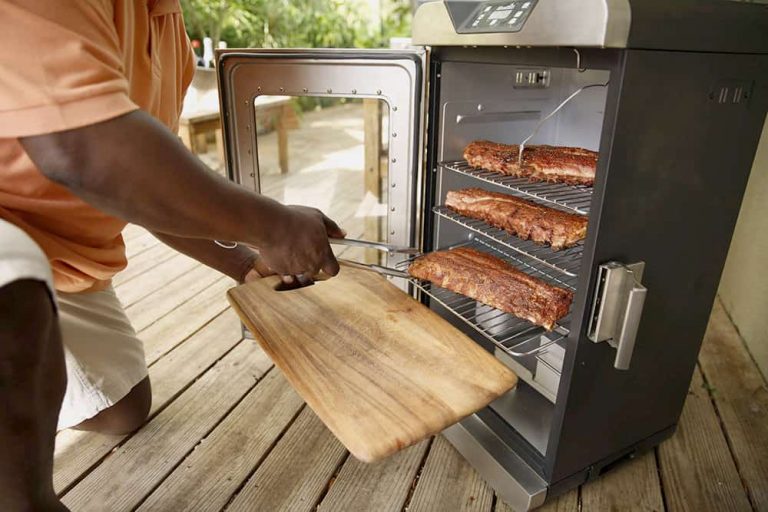 The 10 Best Electric Smoker Reviews And Complete Buyer’s Guide